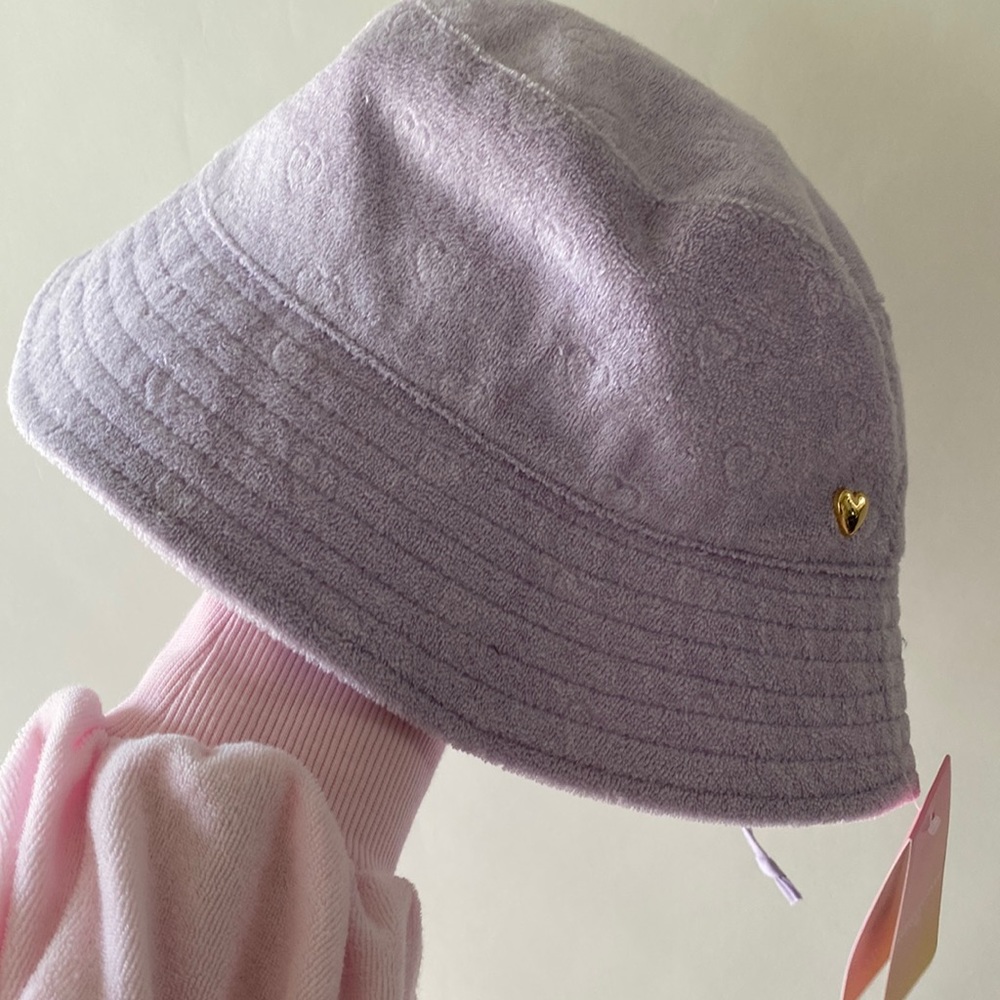 Bucket hat